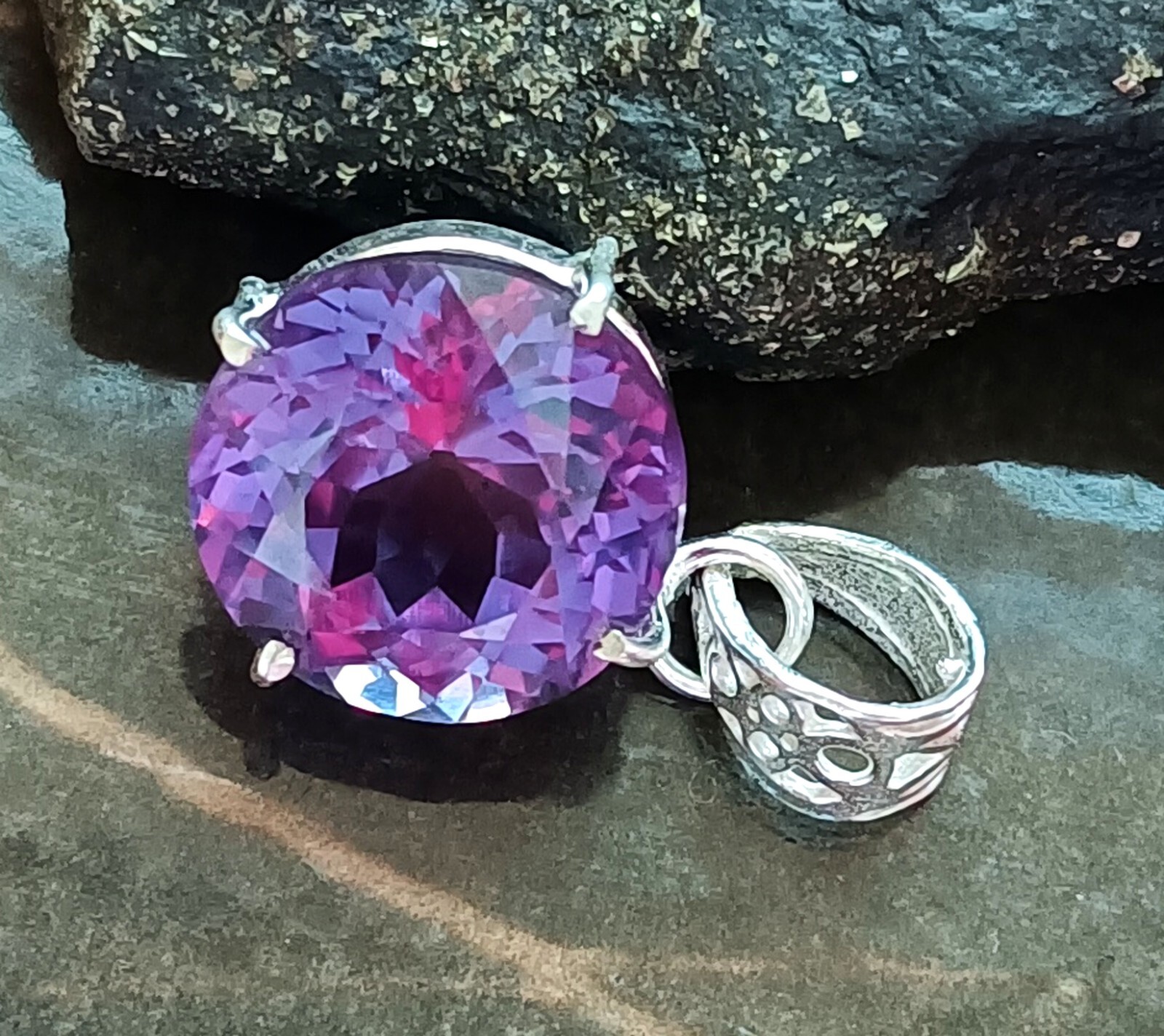 AAA+ Hand-Made Pendant Natural Alexandrite Bi-Color Gems In Solid Silver 42.05Ct