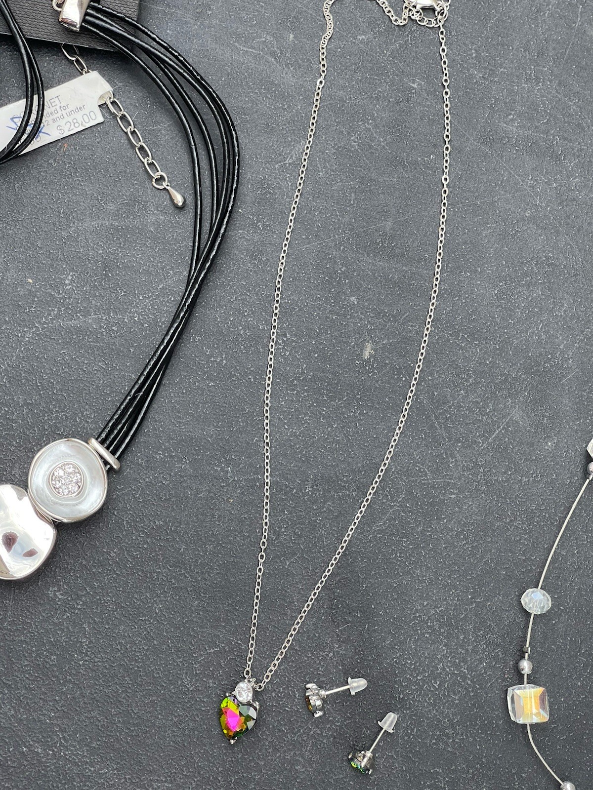 MATCHING NECKLACE EARRINGS BRACELET