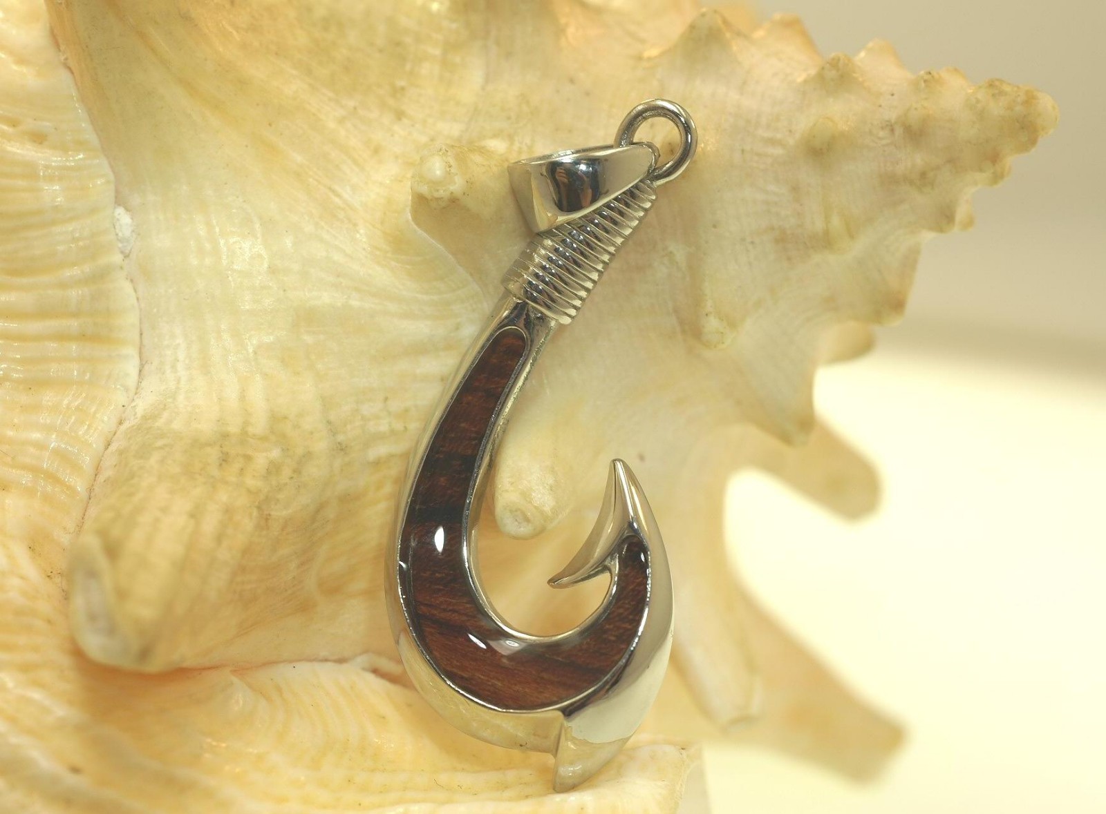 23MM SOLID TUNGSTEN GENUINE INLAID KOA WOOD HAWAIIAN MAKAU FISH HOOK PENDANT LF