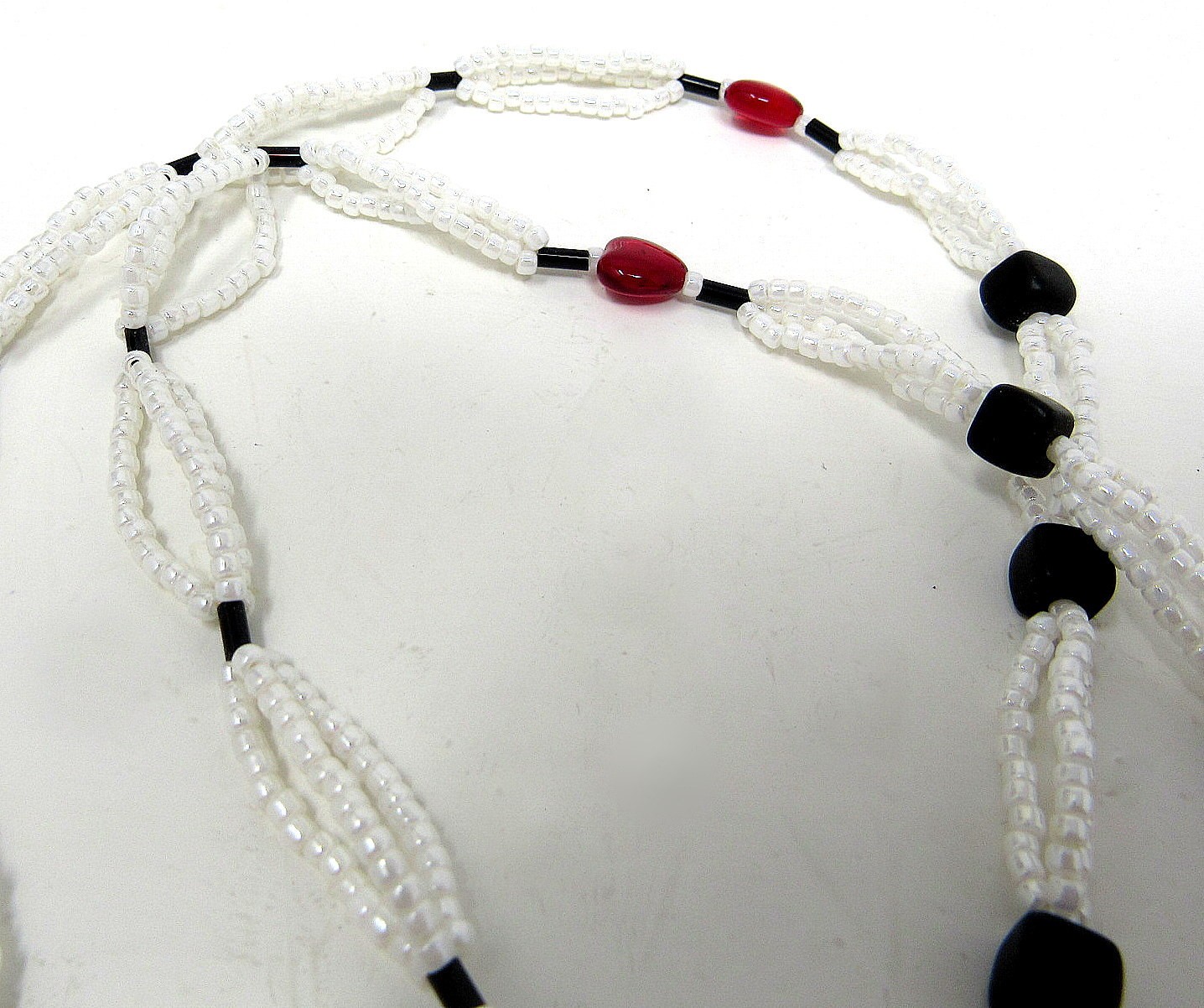 Penguin Beaded Necklace White Red Black Beads 12 inches No Clasp US Seller SNG
