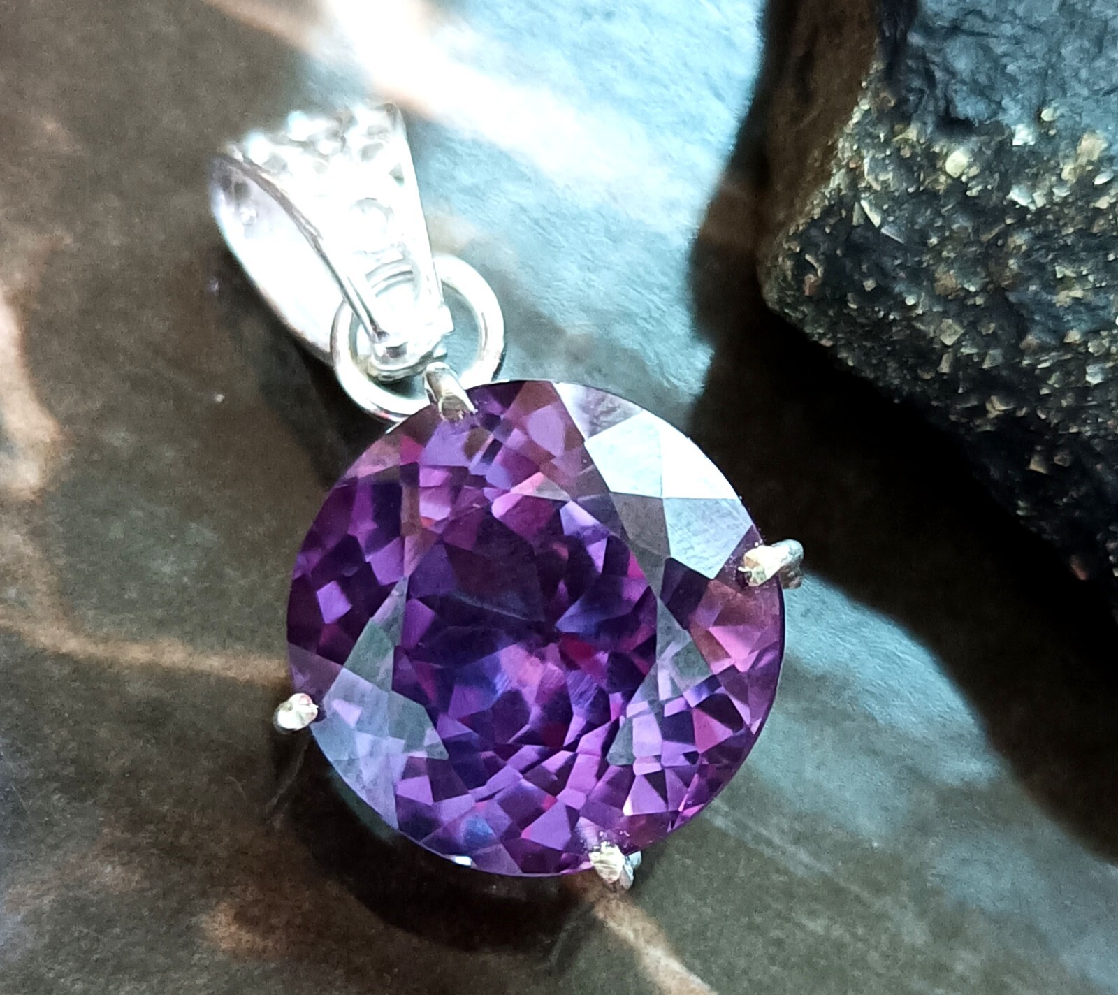 AAA+ Hand-Made Pendant Natural Alexandrite Bi-Color Gems In Solid Silver 42.05Ct