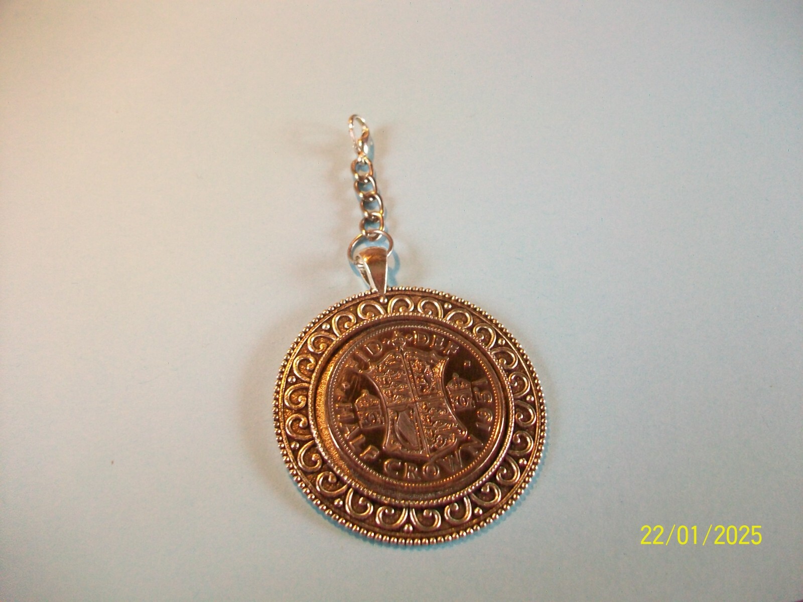 HALF CROWN COIN – LIMITED EDITION SILVER CASED PENDANT – 1947 to 1951
