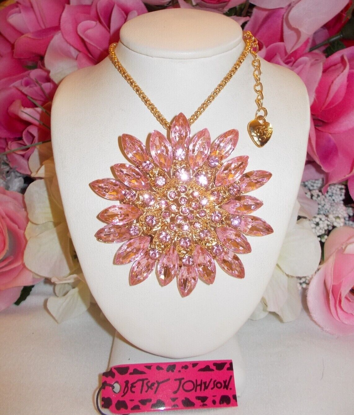 BETSEY JOHNSON BEAUTIFUL LARGE PINK CRYSTAL SUNFLOWER PENDANT NECKLACE/BROOCH