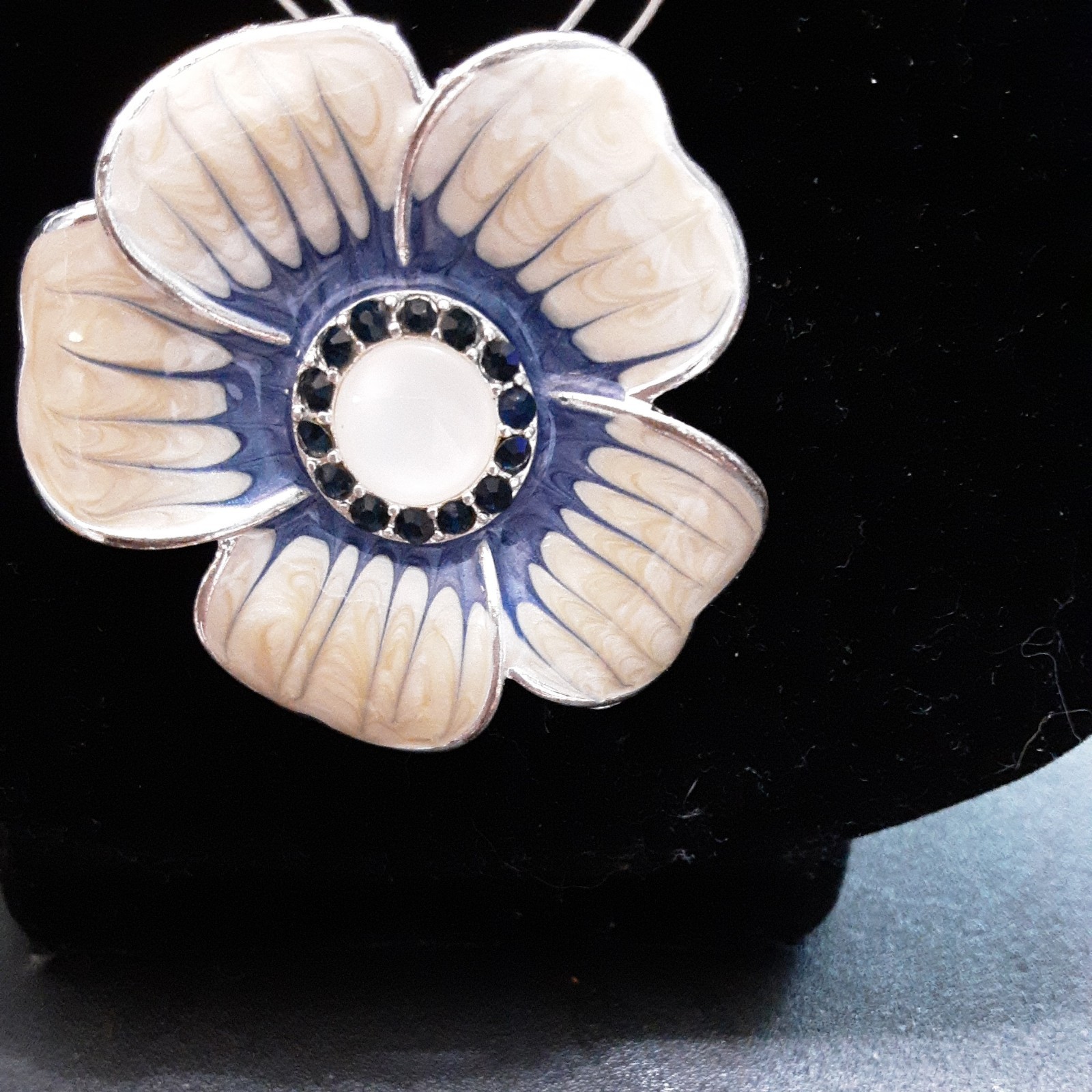 Croft & Barrow Necklace Enamel Flower on Beaded wire & matching earrings #21