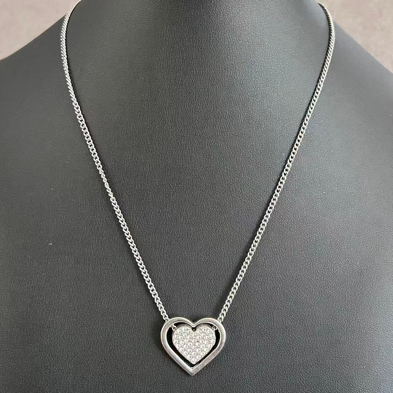 Modern Silver Tone Floating Double Heart Pendant Choker Chain Necklace 16”