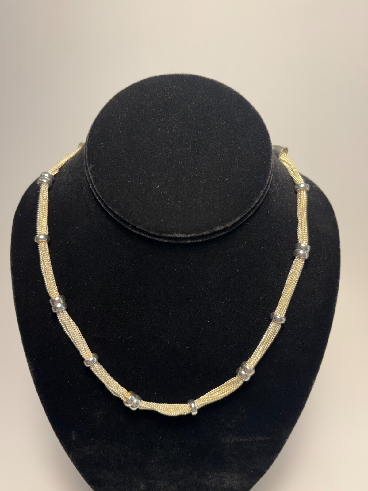 Choker Necklace Dana Buchman Silver Tone with Bead Signed 14 inch Adjustable