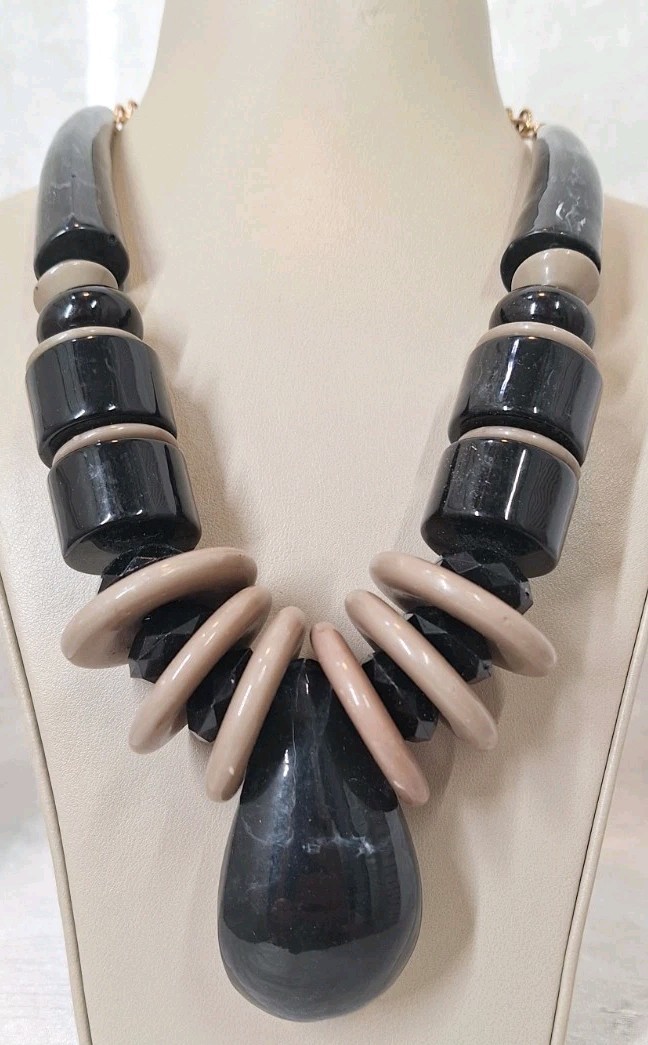 VTG MCM Chunky Resin Statement Bib Necklace Black & Grey Tribal Ethnic 21″-24″