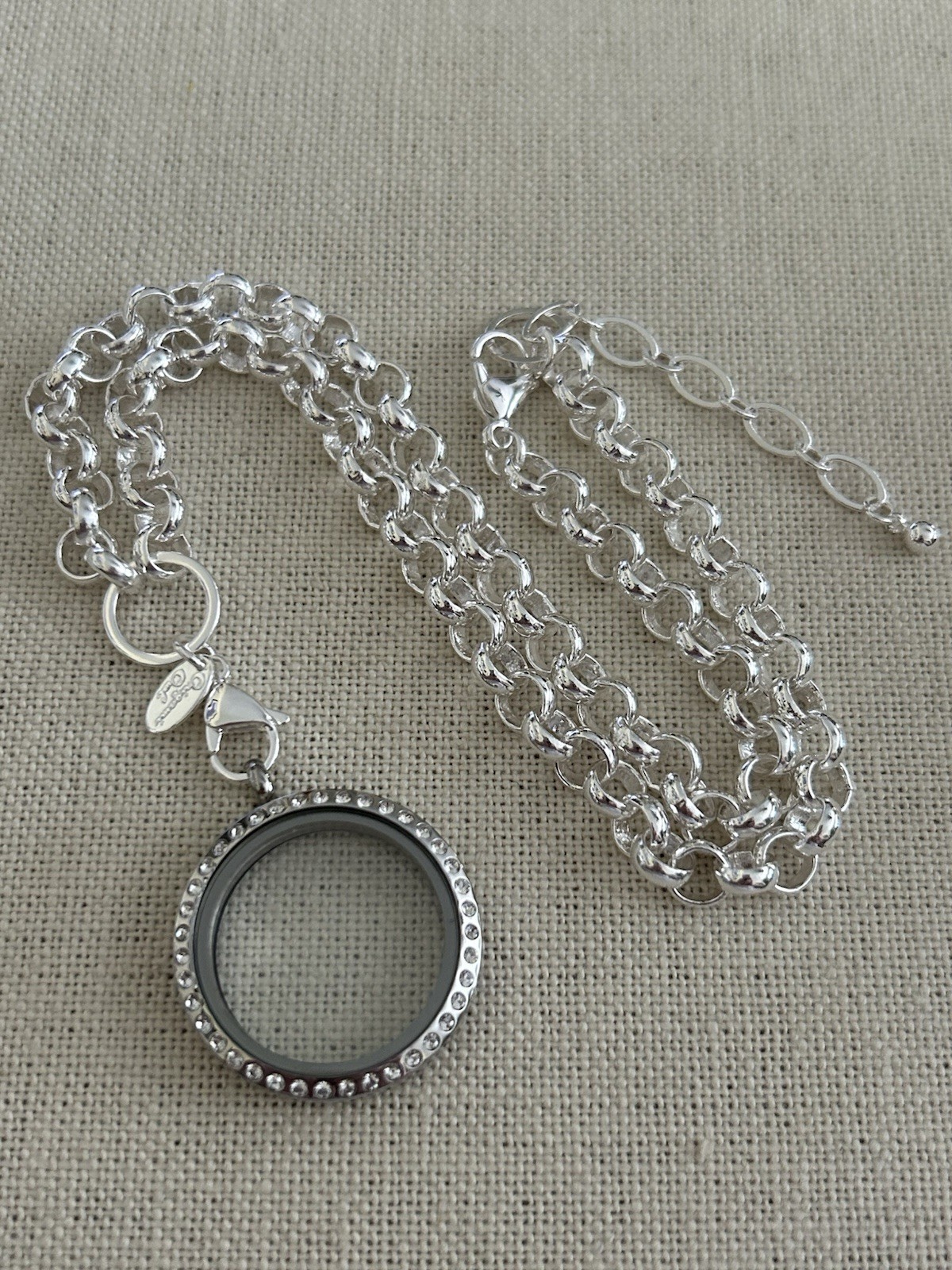Origami Owl Large SilverHinge Locket w/Crystals & Thick Rolo Chain Set “New”