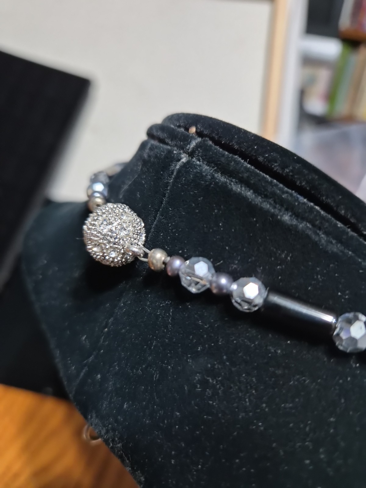 Black And Grey Crystal And Glass Necklace With Magnetic Clasp 21 Inches