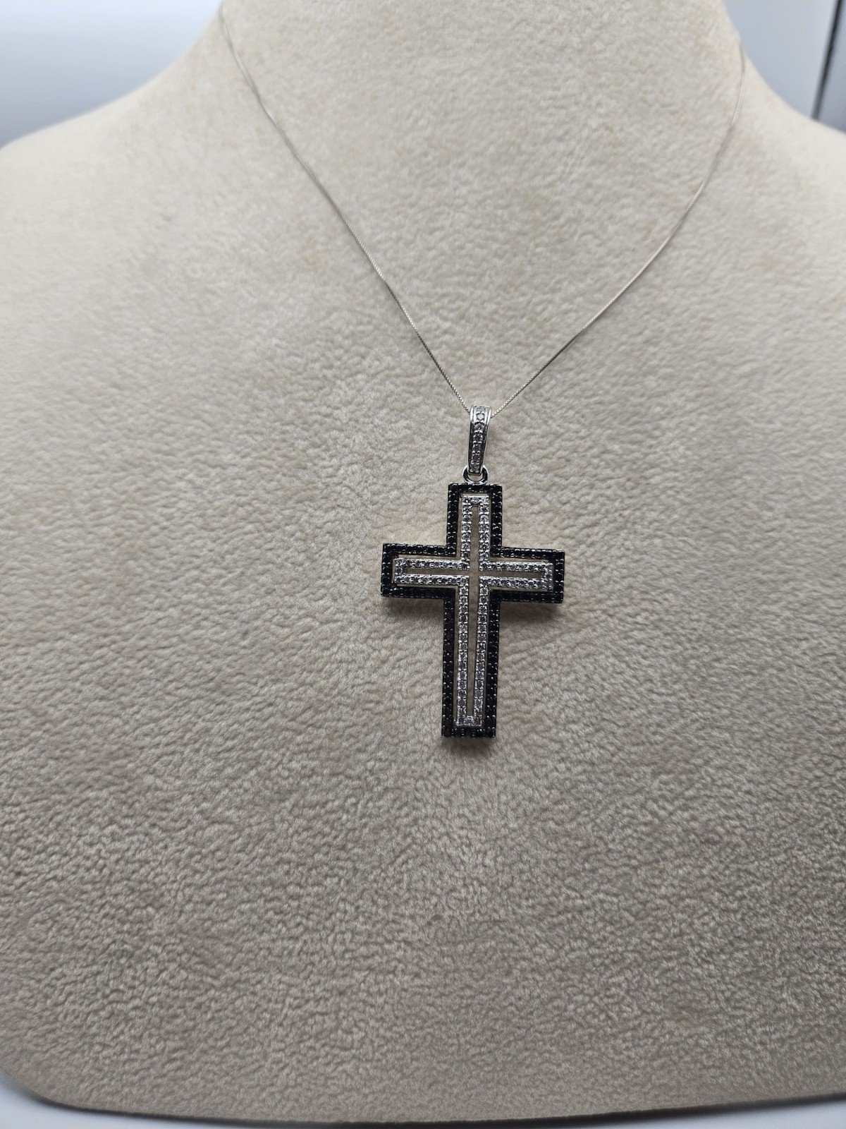 14k Gold Cross Necklace Black And White Natural Diamond Heavy 9 Gram 16.8″