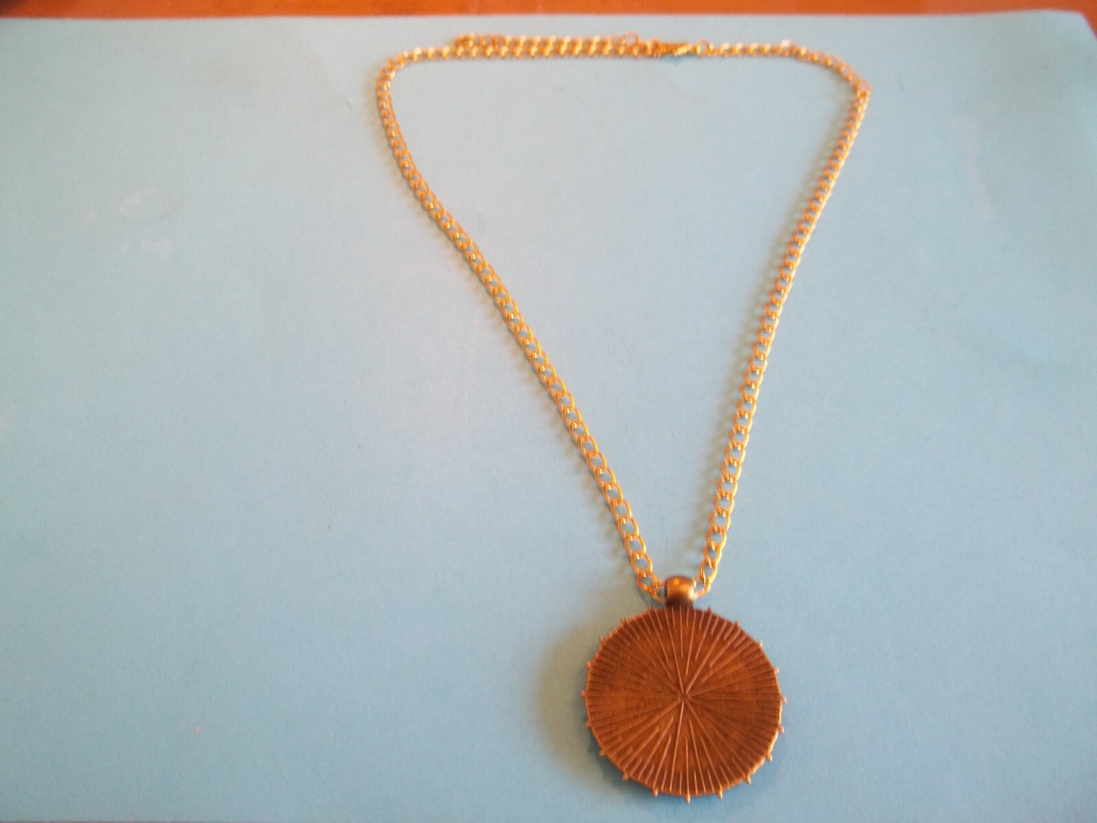 TWENTY PENCE COIN – LIMITED EDITION – BRONZE CASED CURB NECKLACE – 1982 to 2008