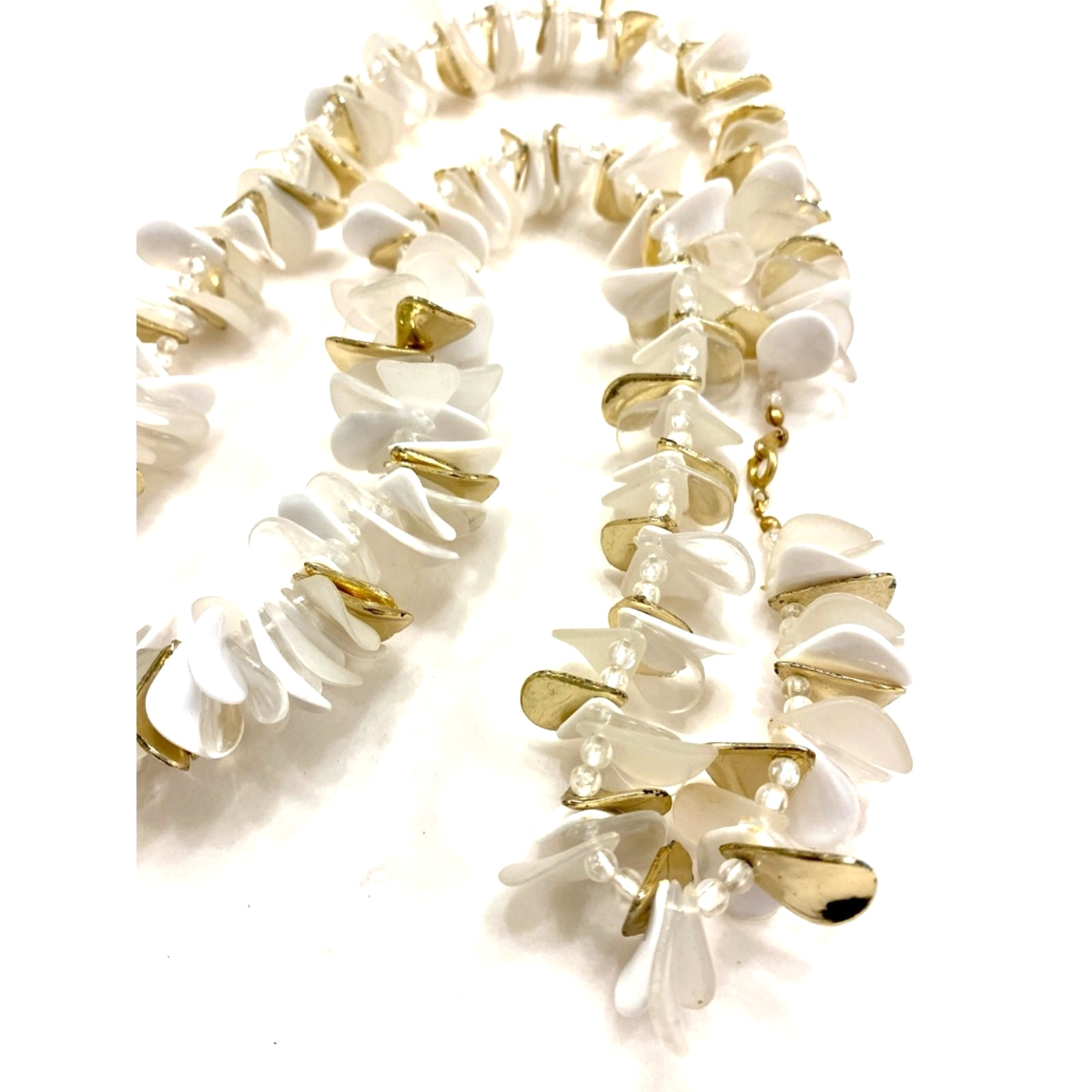 Vintage White and Gold Petal Cluster Necklace – Vintage