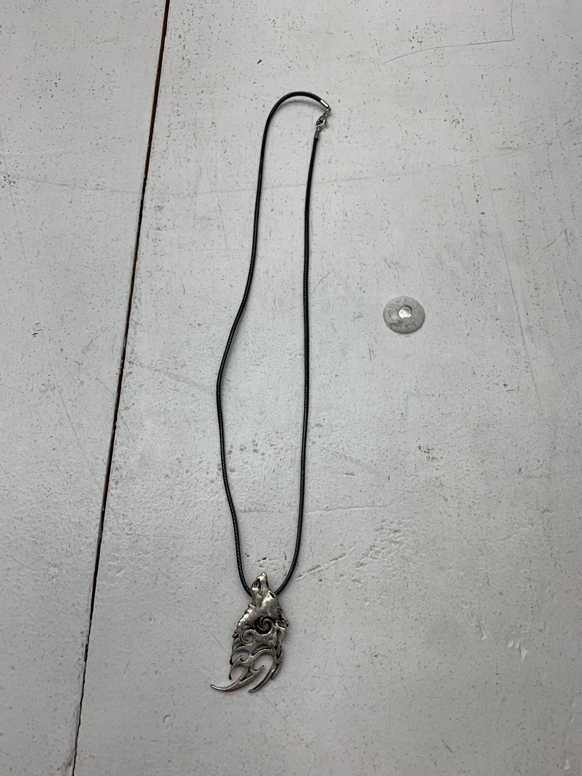 Haquil Unisex Adult Silver Wolf Pendant Necklace Leather Strap One Size