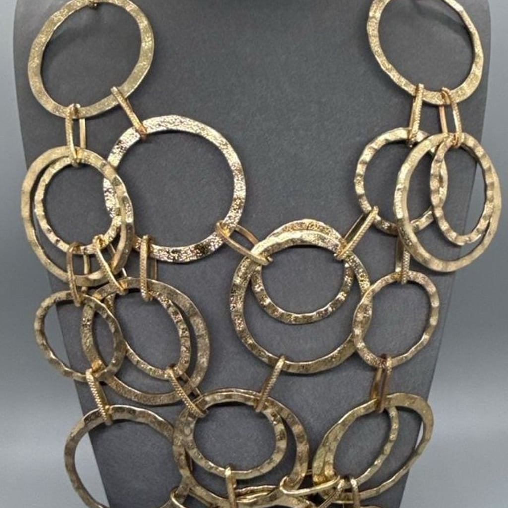 Brutalist Style Hammered Gold Tone Statement Circle Link Bib Necklace Retro