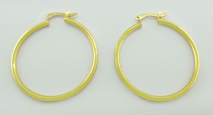 HOOP/HUGGIES EARRING 14k YELLOW GOLD PLATED – New With Tag – 35 mm DIAMETER