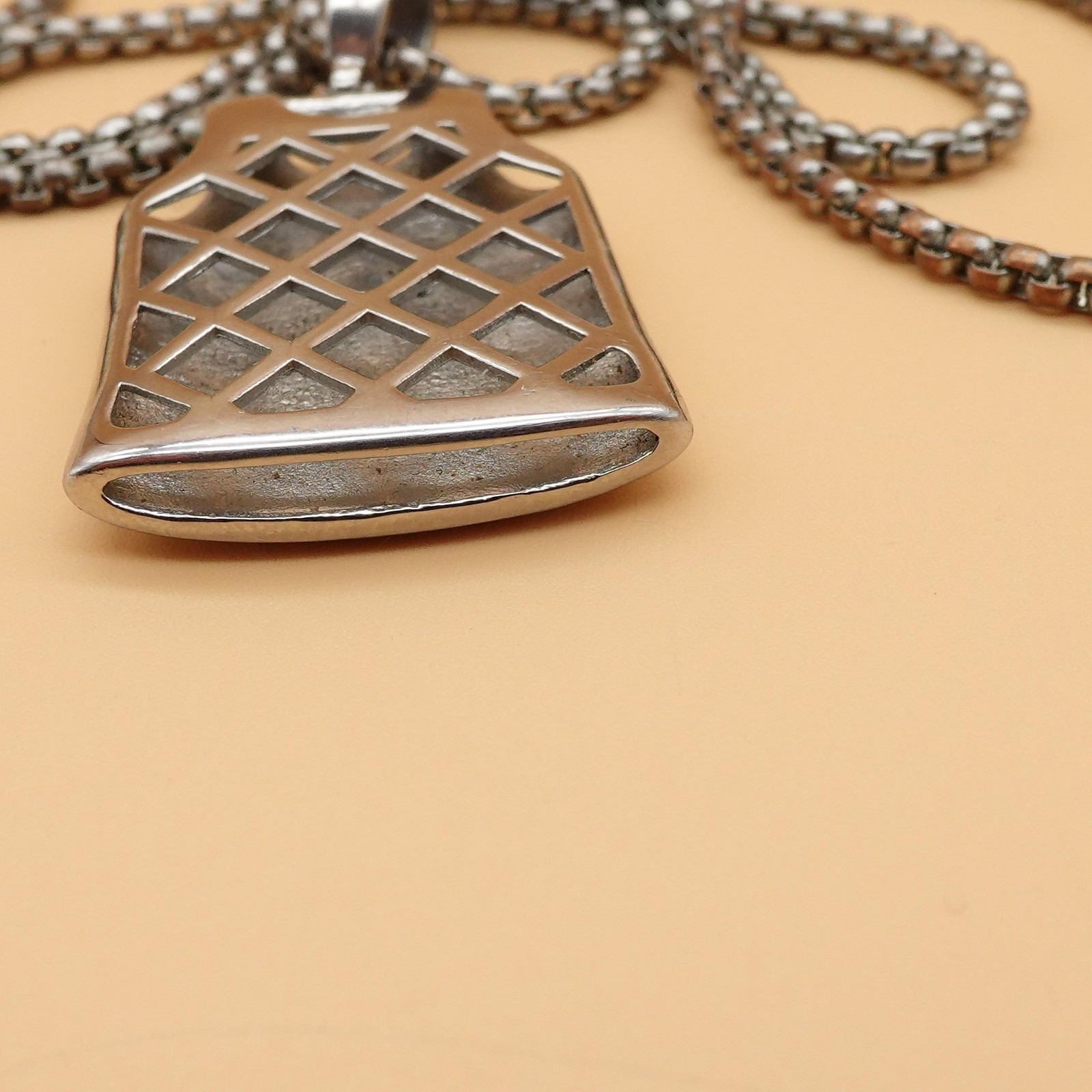 Bryant 24 Jersey Pendant Necklace Silver Tone Chain Sports Statement Jewelry
