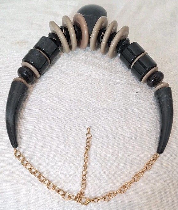 VTG MCM Chunky Resin Statement Bib Necklace Black & Grey Tribal Ethnic 21″-24″