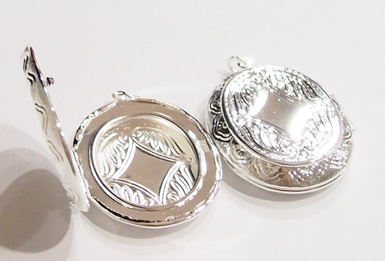 2 of 36x28mm Silver Victorian Style Etched Locket Pendant Settings 54x39mm