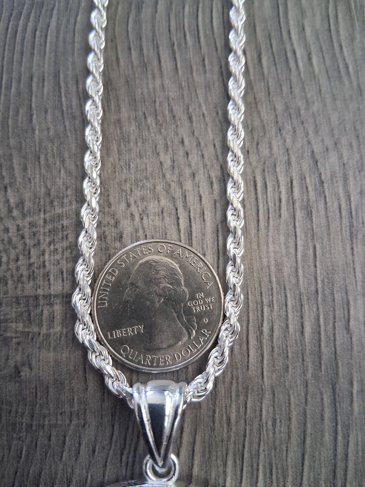 cadena bizel aguila y moneda 1 OZ plata 925 83 gramos 24″ larga 3.4mm plata MX