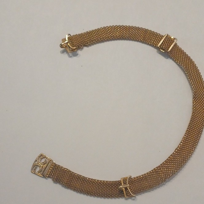 Gold Tone Metal Mesh Chain Style Necklace Box Clasp Closure No Gemstones