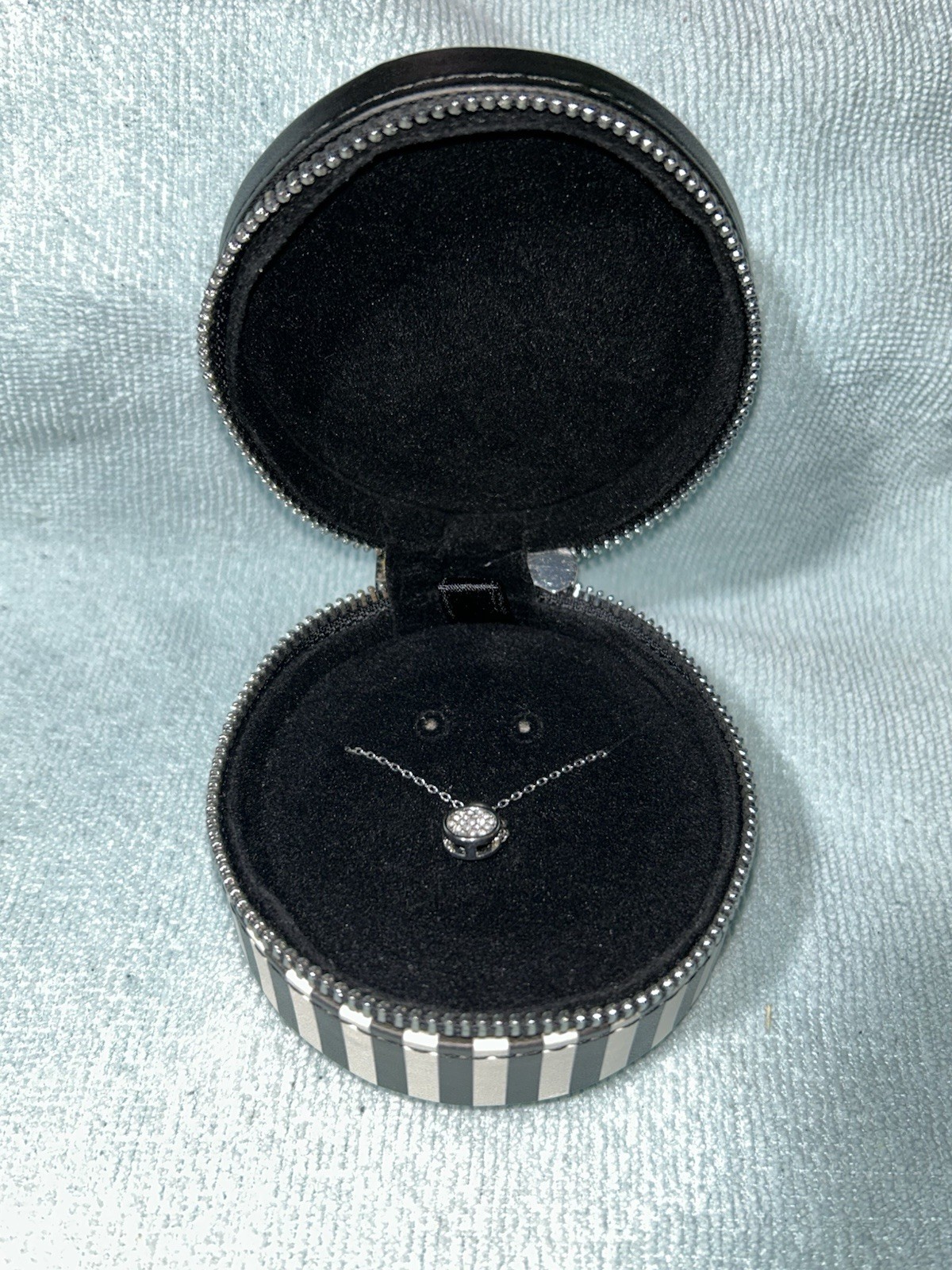 WHITE HOUSE BLACK MARKET Faux Diamonds Pendant Necklace New Without Earrings