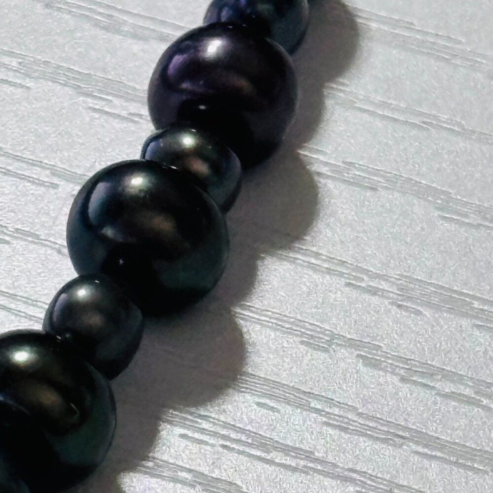 Black Peacock Pearl Beaded Necklace 18” Iridescent Classic