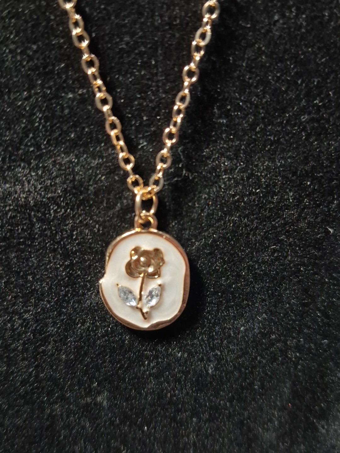 Gold Tone Rose Pendant Adjustable Fashion Necklace 15″-17″
