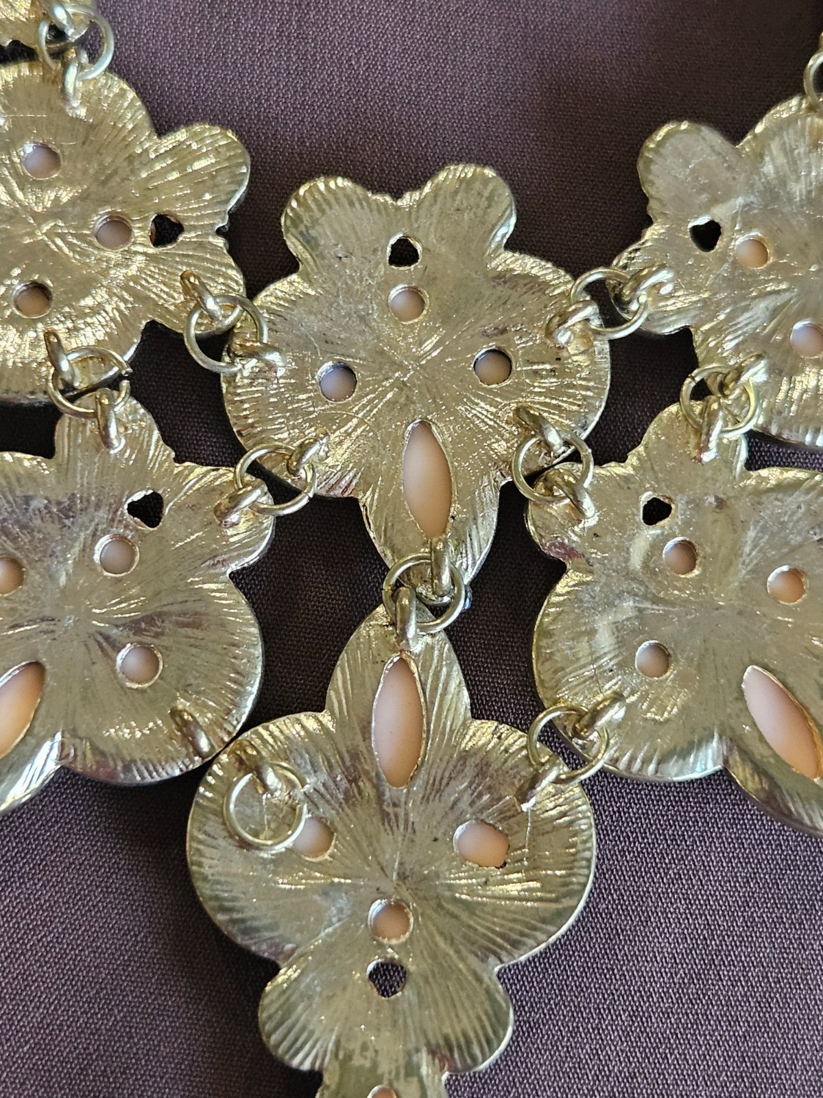 Peach Cabochon White Bead Floral Drop V-Shaped Bib Necklace 14 Inch