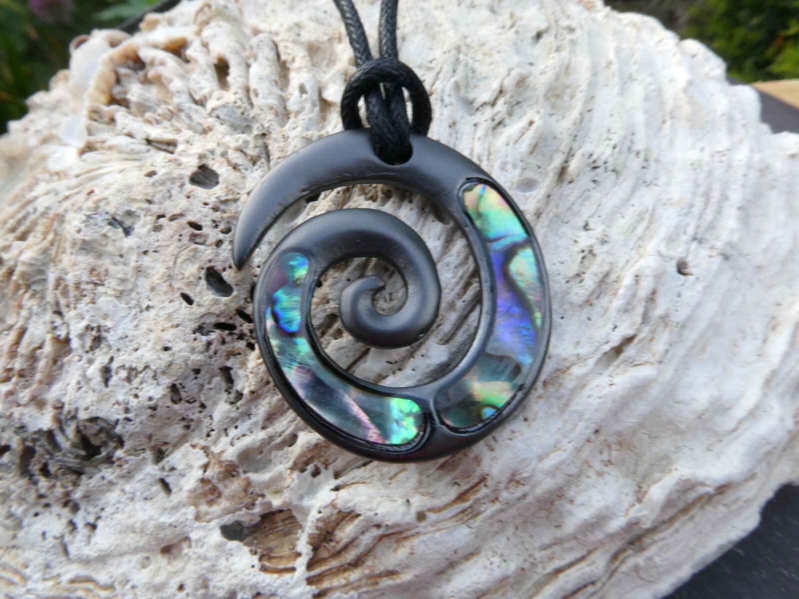 New Zealand Abalone Paua Maori Spiral Pendant On 18″/46cm Cord Necklace