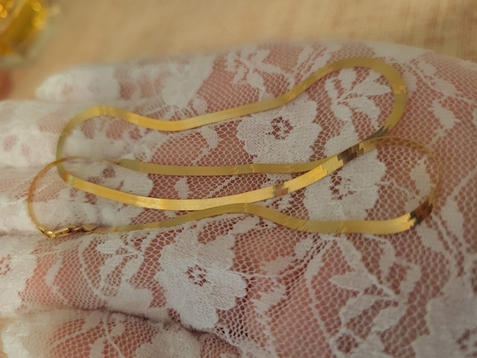 18K Saudi Gold Jade Chain Necklace, 16 Inches, 3.21 Grams