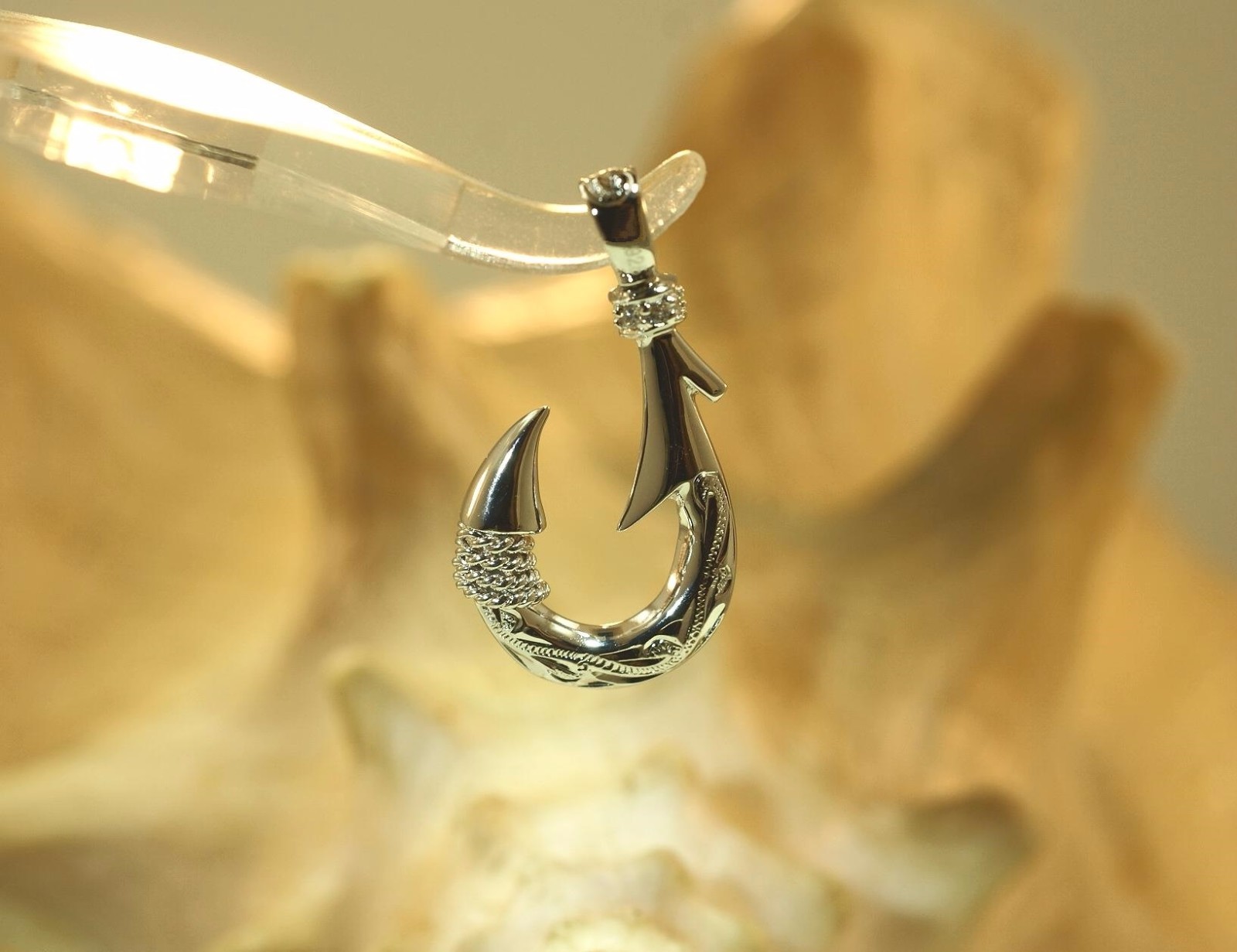 15MM 925 SILVER REVERSIBLE SCROLLS HAWAIIAN INLAID OPAL CZ FISH HOOK PENDANT