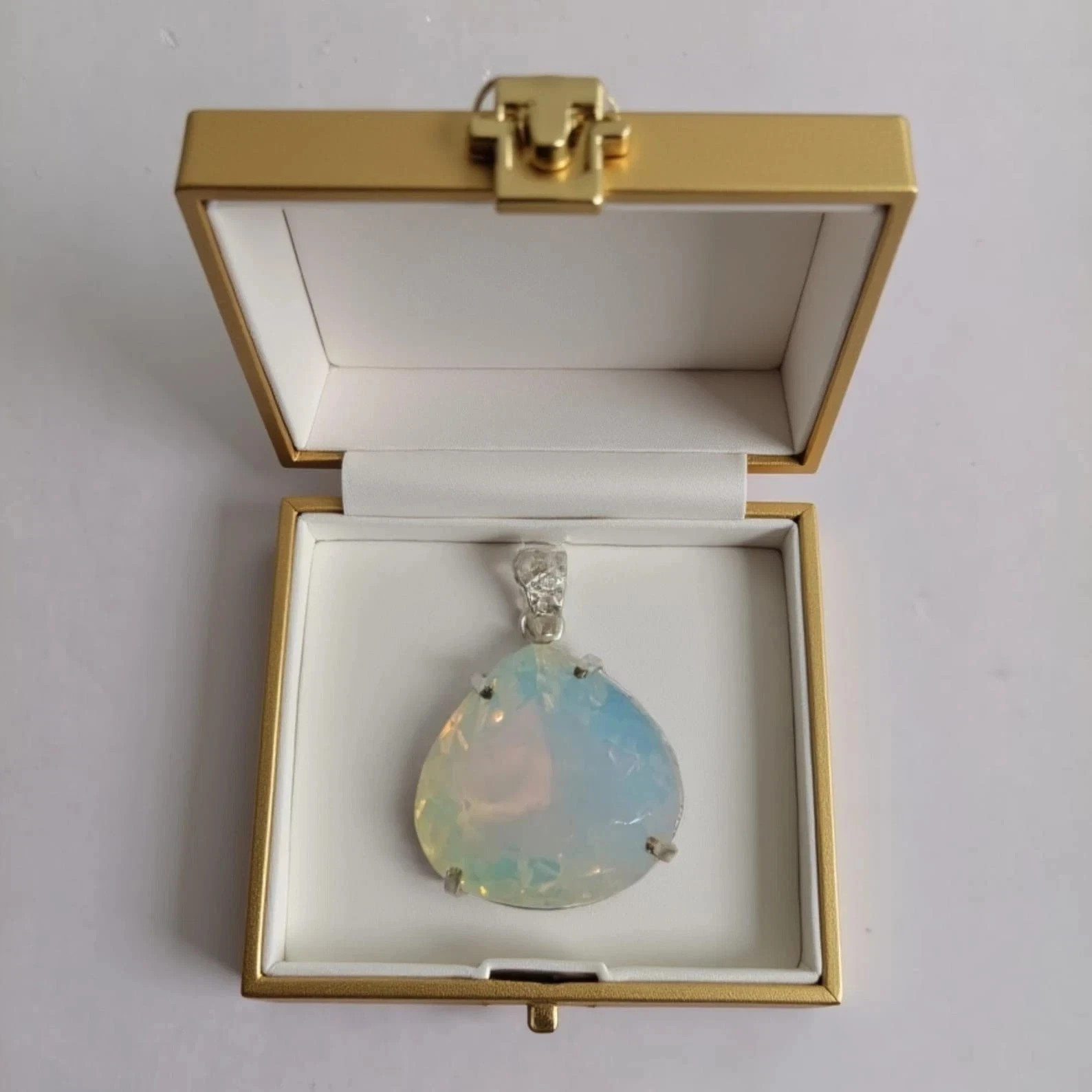 Bi-Color Pendant 70.46 Ct Welo Opal Pear Cut Natural Untreated Loose Gemstone