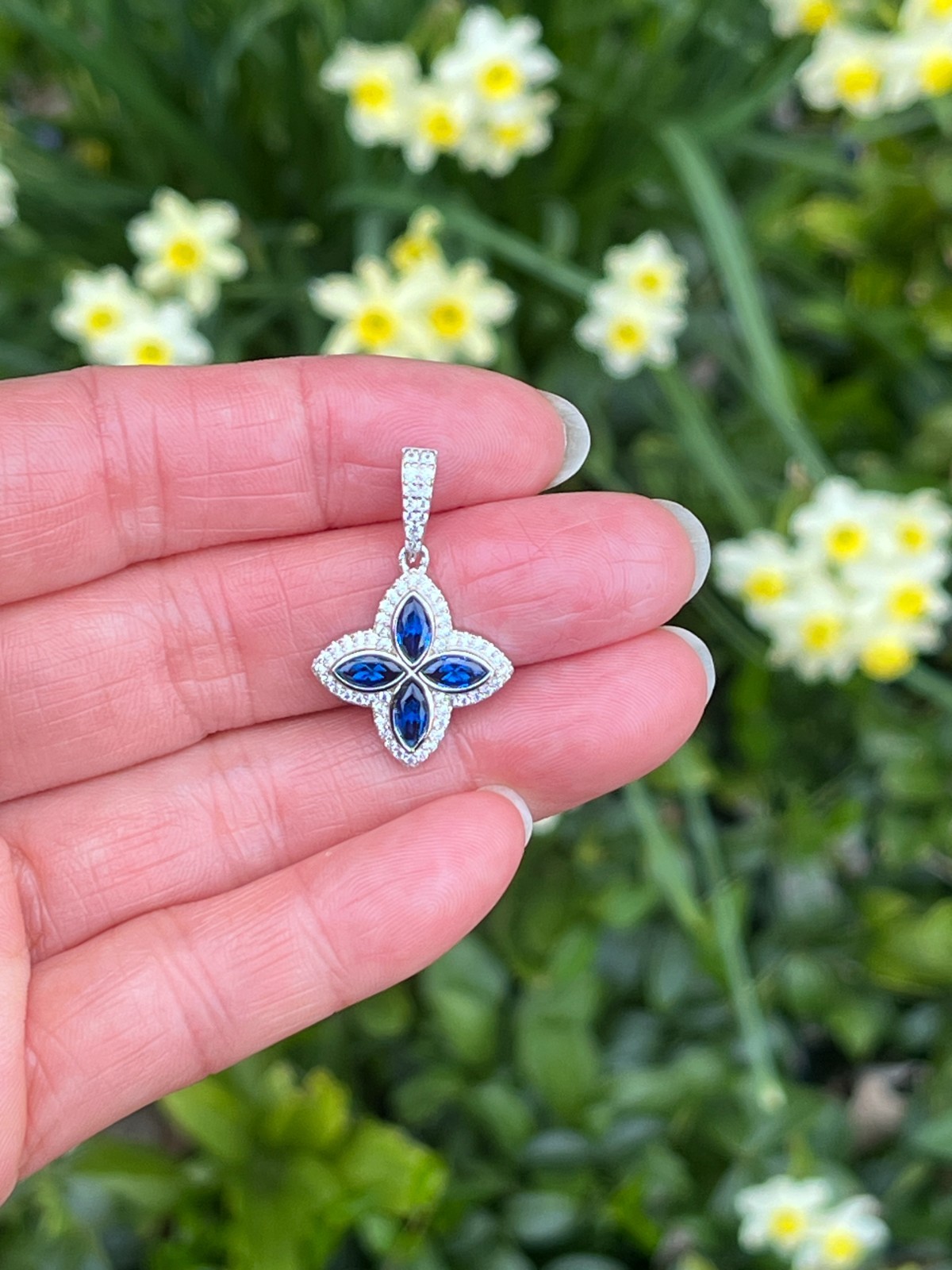 925 Sterling Silver Navy Blue Four Leaf Clover Flower CZ Pendant Women 17mm/28mm
