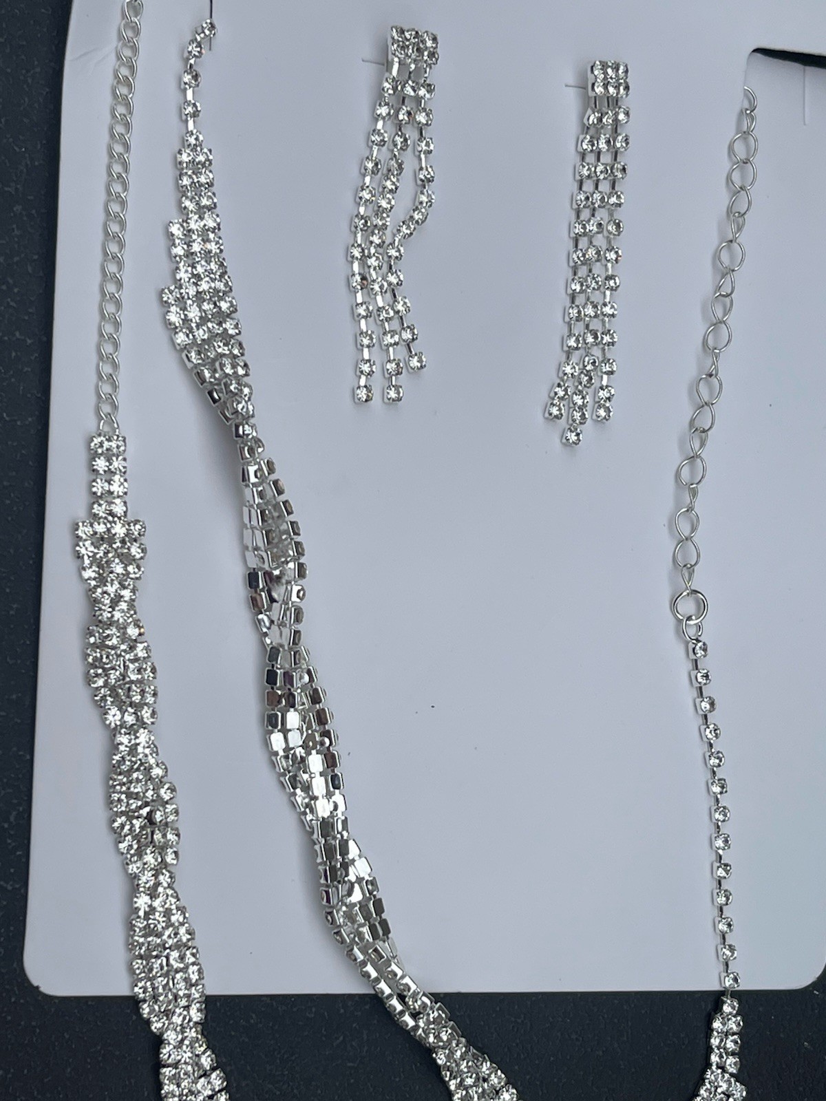 MATCHING NECKLACE EARRINGS BRACELET