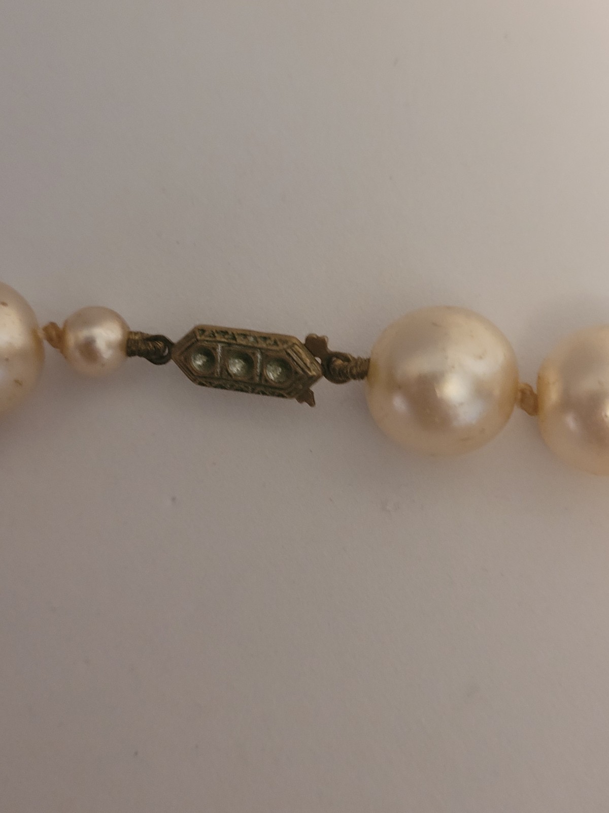 Large Chunky Pearl Styled Ball Bead String Necklace With Fish Hook Clasp