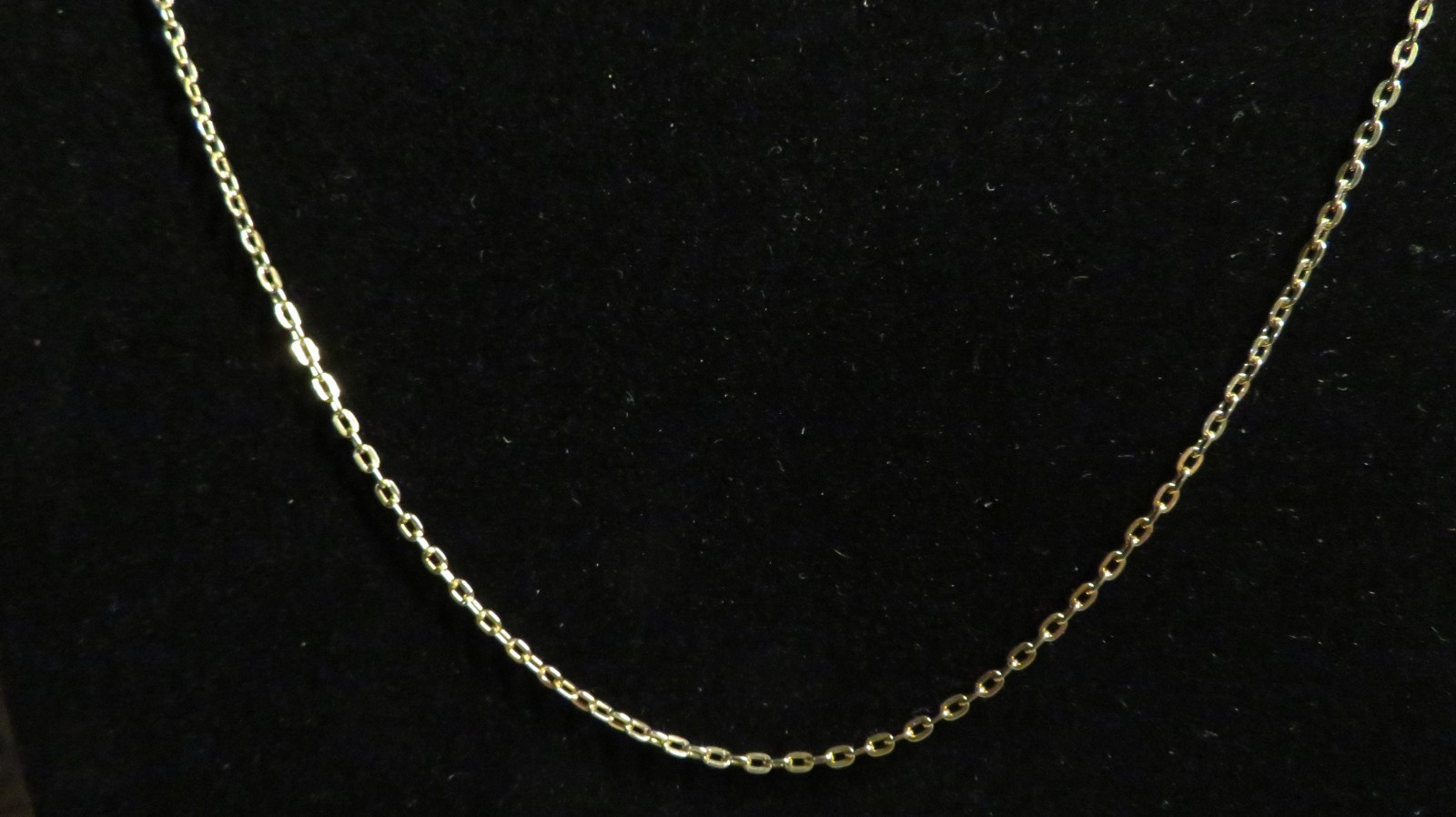 Gold Tone Rope Chain Necklace Metal Chain Style No Stone Korea Undated Era 18″
