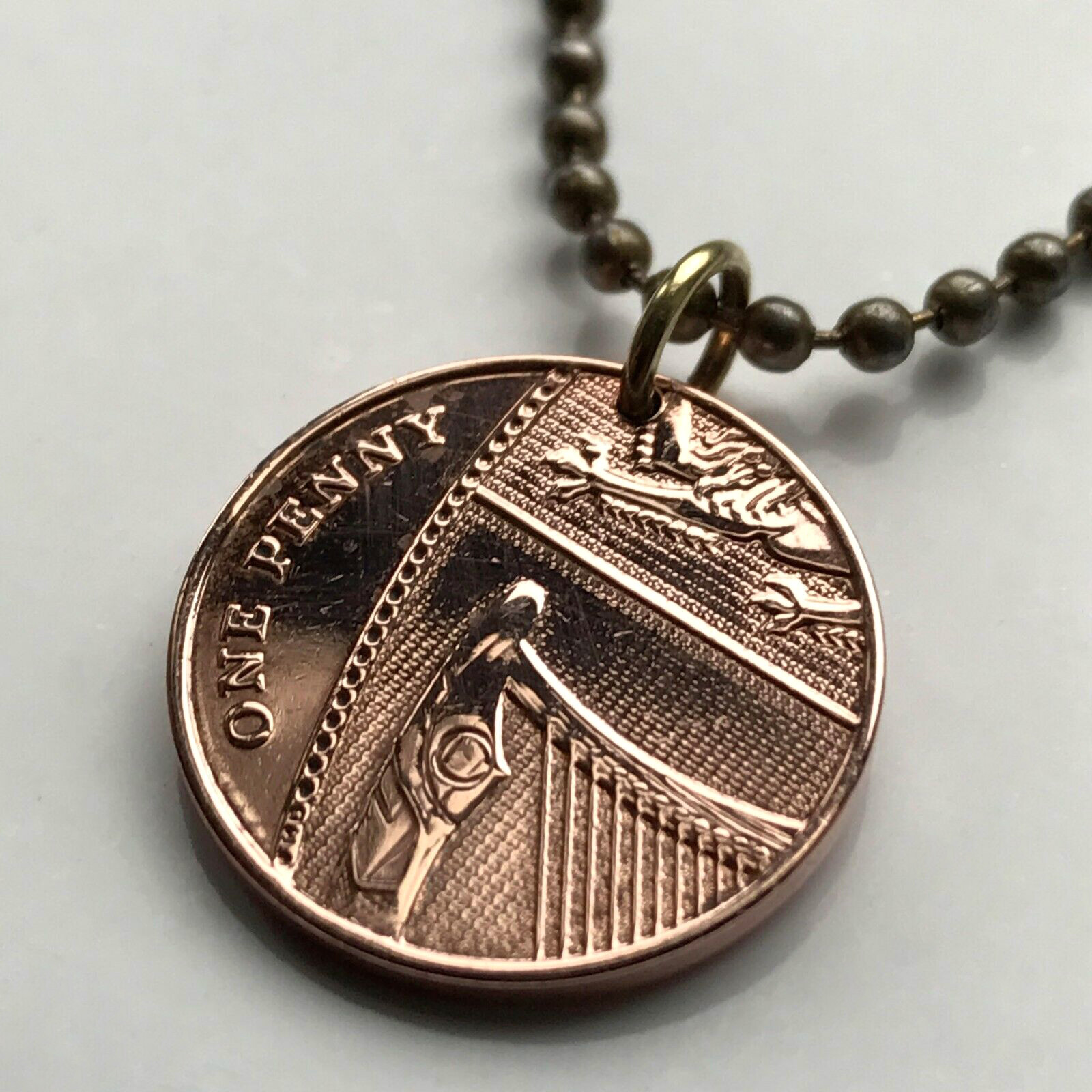 2012 United Kingdom coin pendant Irish harp English lions Belfast London 000598