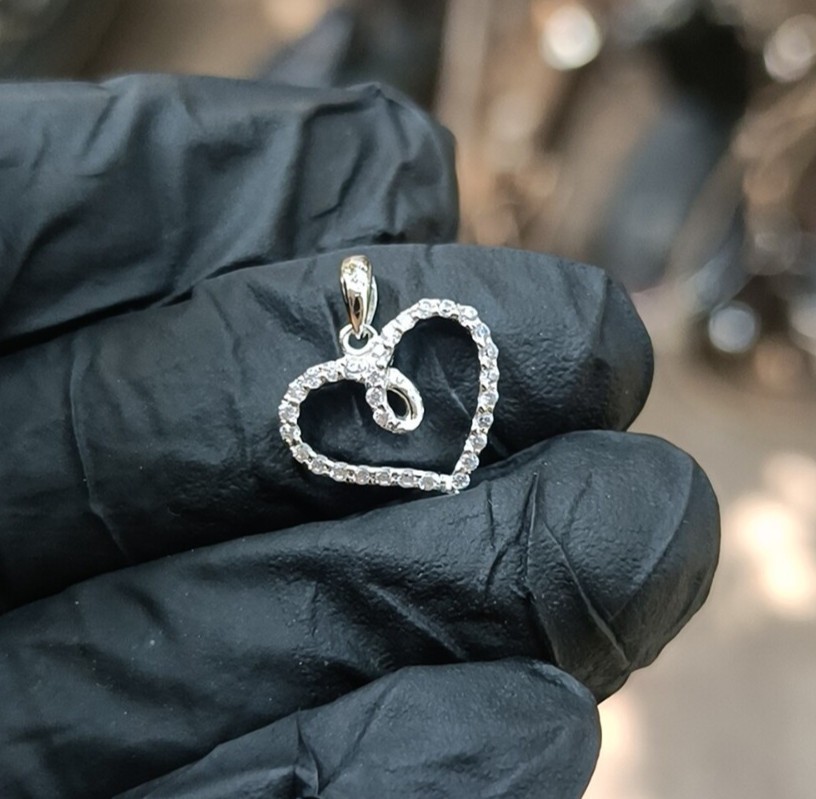 2 Ct Round Cut Simulated Diamond Women’s Heart Pendant In 14K White Gold Plated
