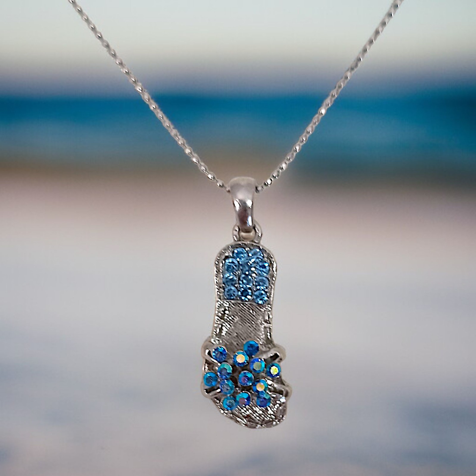 Vtg Blue Rhinestone Flip Flop Pendant Necklace Beach Coastal Y2K Silver Tone