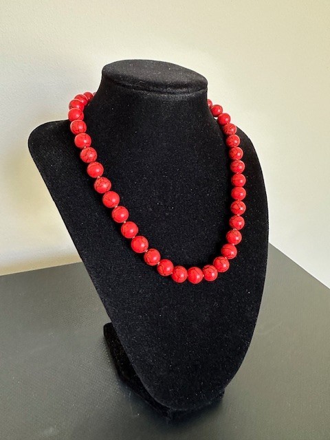 Red Turquoise Round 10mm Gemstone Beads 17″ Beautiful Bright Necklace.