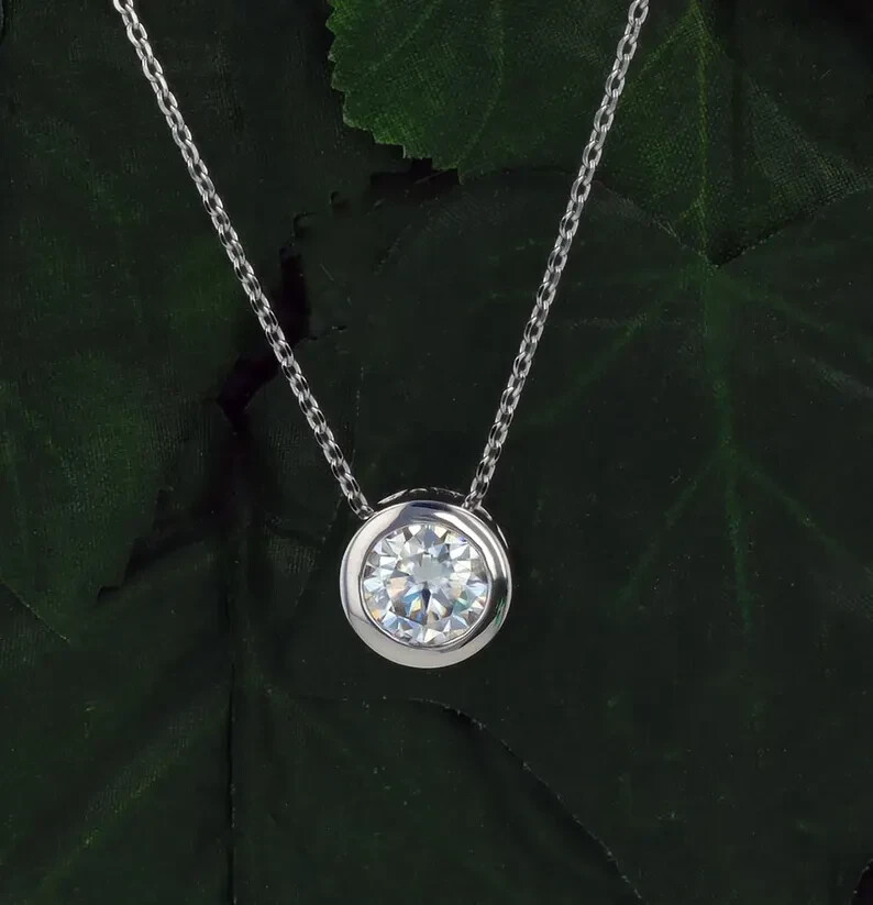 Lustrous 1 Ct White Flawless Moissanite Round Stone 925 Sterling Silver Necklace