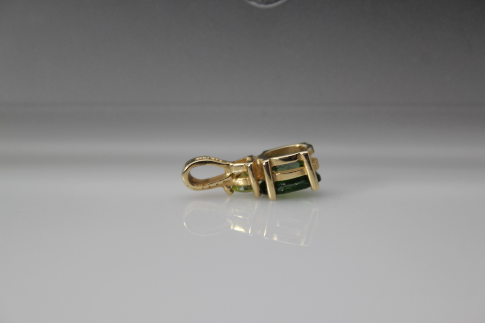 14K Gold Oval Green & Trillion Light Green Pendant 2.2 Grams (PEN10411)