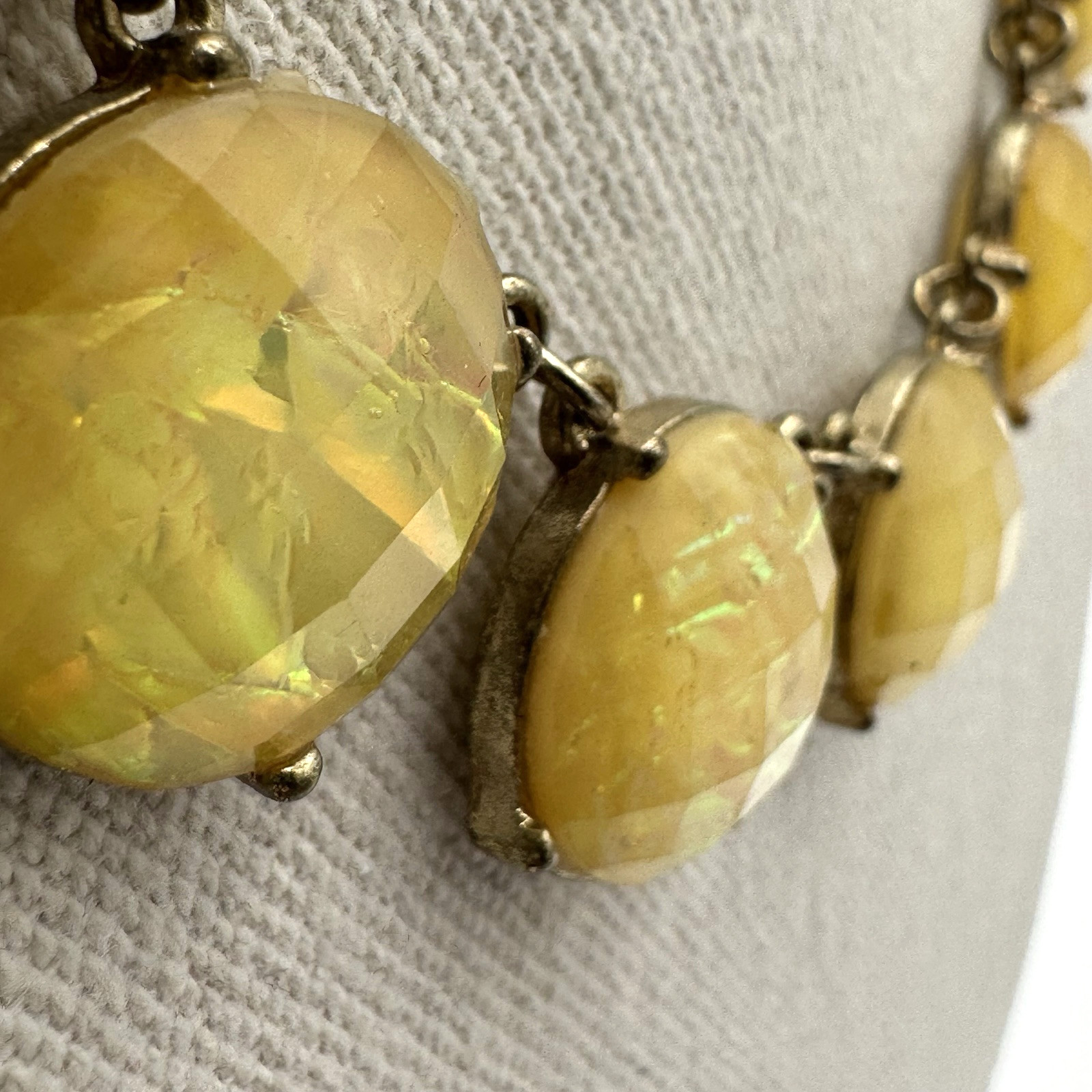 Yellow Statement Necklace Gold Tone Round Bezel Prong Faceted Foiled Beads 17.5″