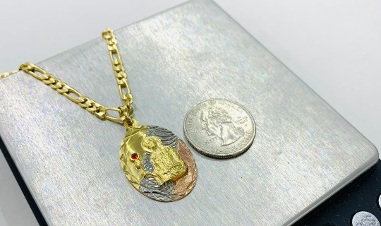 Gold Filled Virgen Maria Pendant/Medallion Necklace Virgin Mary 24″ Figaro Chain