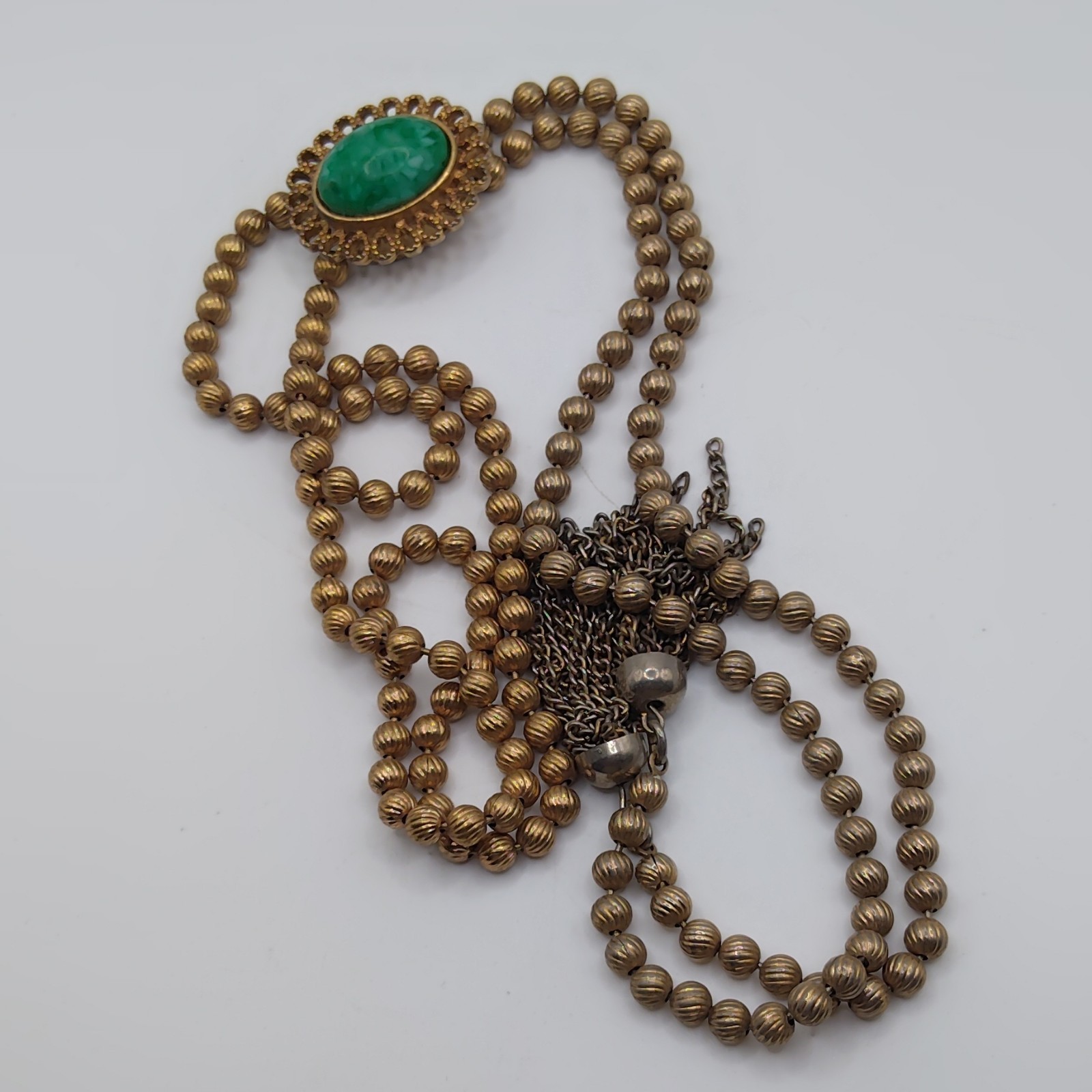 Avon Signed DeLizza & Elster Colab Gold Tone Lariat Necklace ‘Ming Green’ 1970s