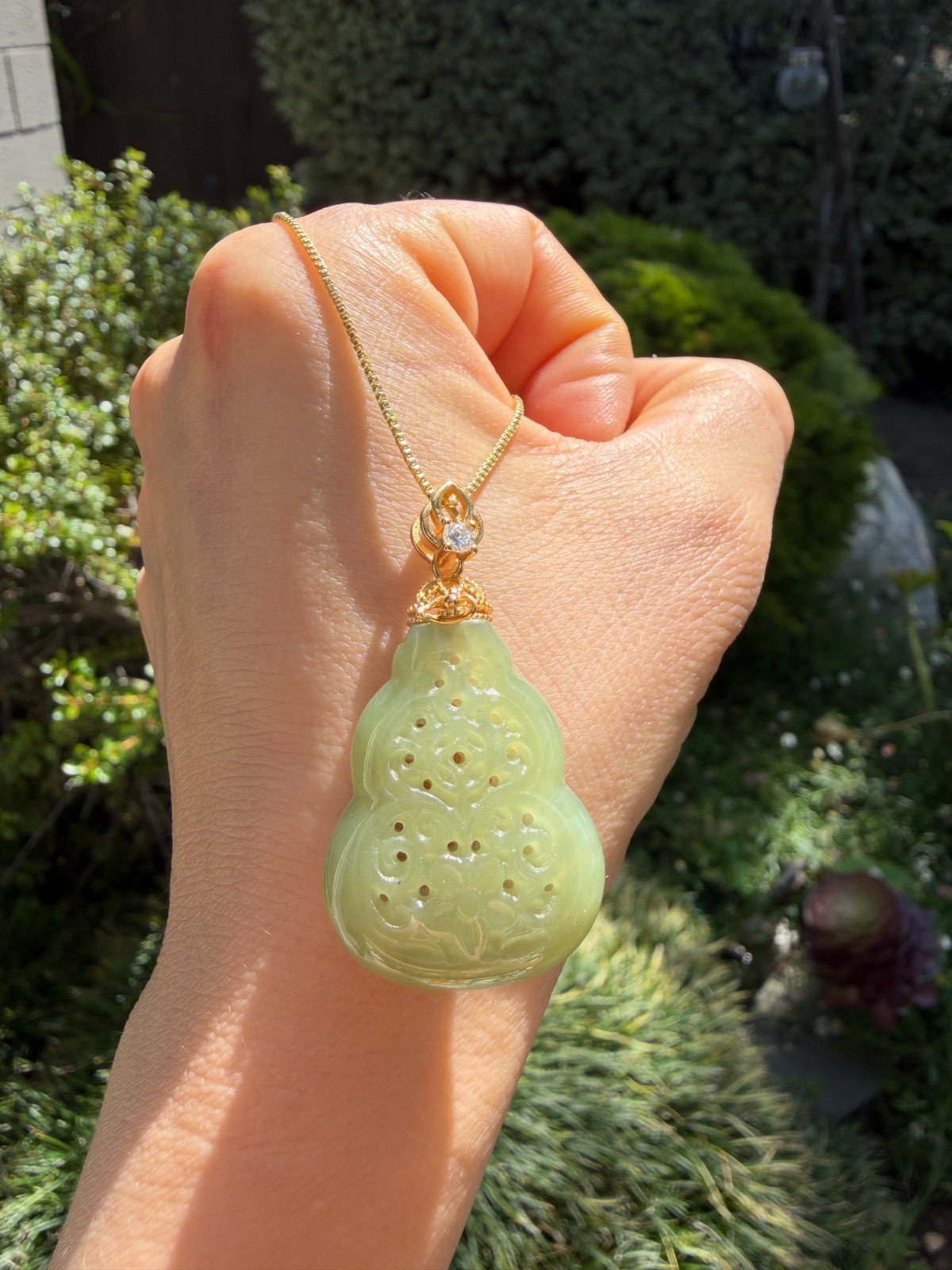 Green Nephrite Chinese Hulu Pendant / Necklace, Green Jade Pendant | 雕花绿色葫芦和田玉吊坠
