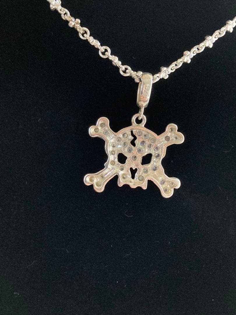 Loree Rodkin Medium Flat Pave Skull Pendant Necklace Used Authentic USA Jewelry