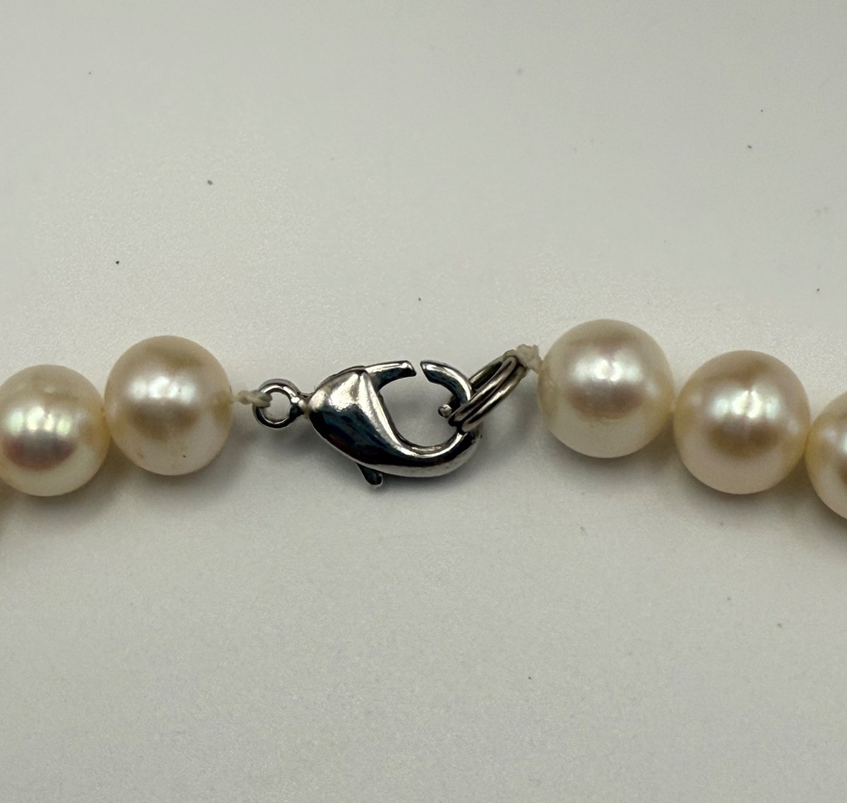Classic Genuine Freshwater Necklace White 6–7mm Beads Lobster Clasp 16″ Knotted