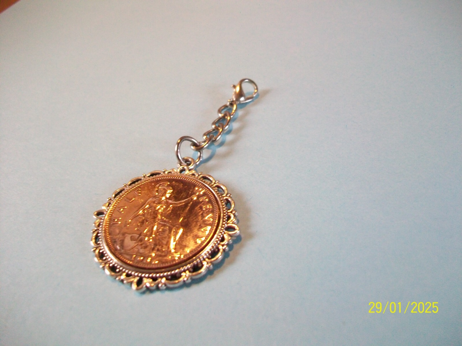 HALF PENNY – BRITANNIA – LIMITED EDITION – SILVER CASED PENDANT – 1917 to 1936