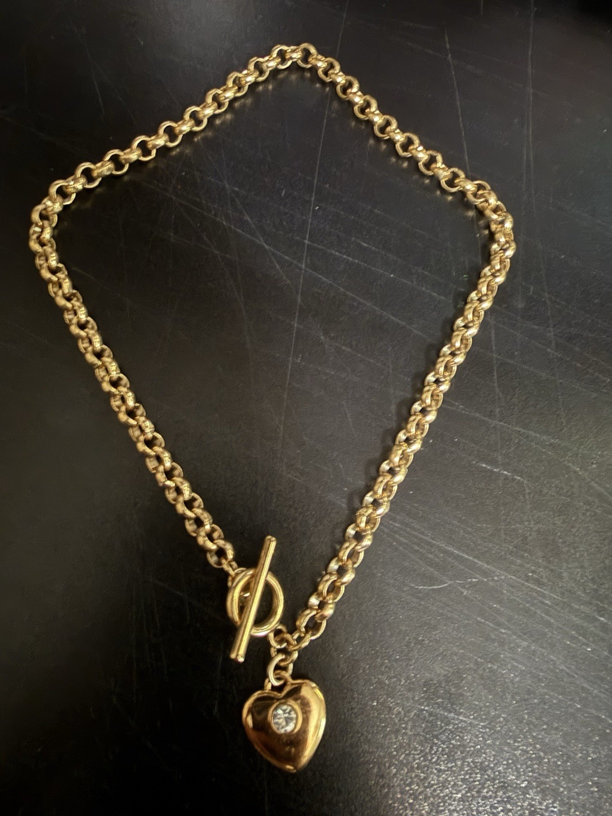 Gold Tone 16” Rolo Chain Necklace Toggle Closure Heart Charm White Crystal